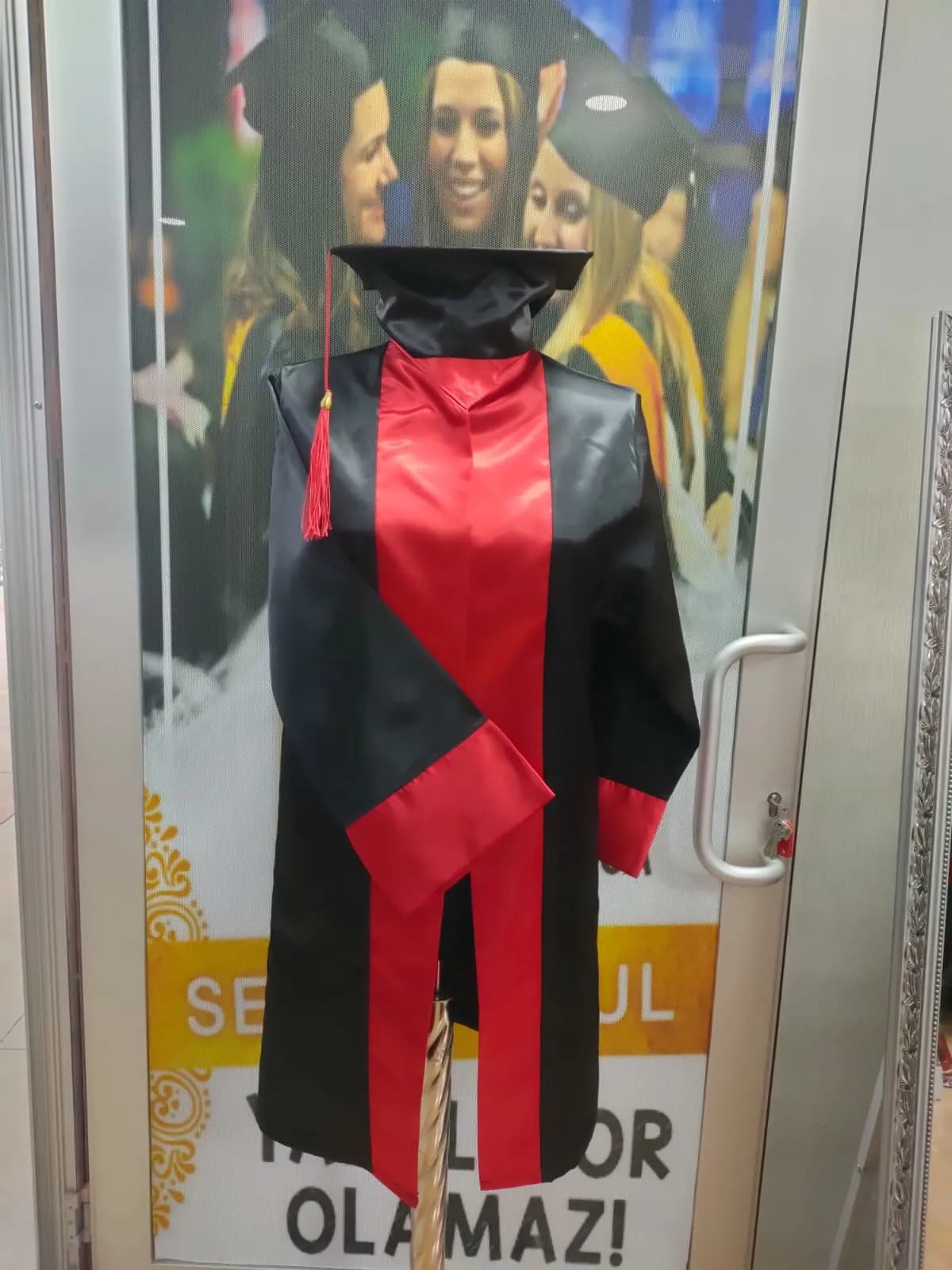 İlkookul - Siyah Kırmızı