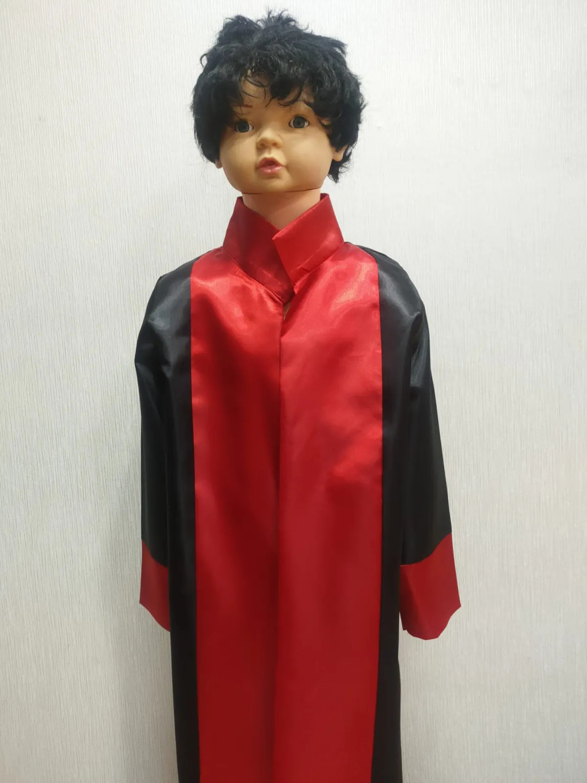 Siyah Kırmızı - Anaokulu Cübbesi